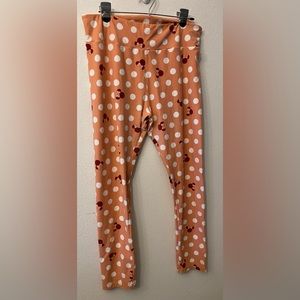 LuLaRoe Minnie Mouse polka dot leggings. Tall & Curvy (fits 12-18).